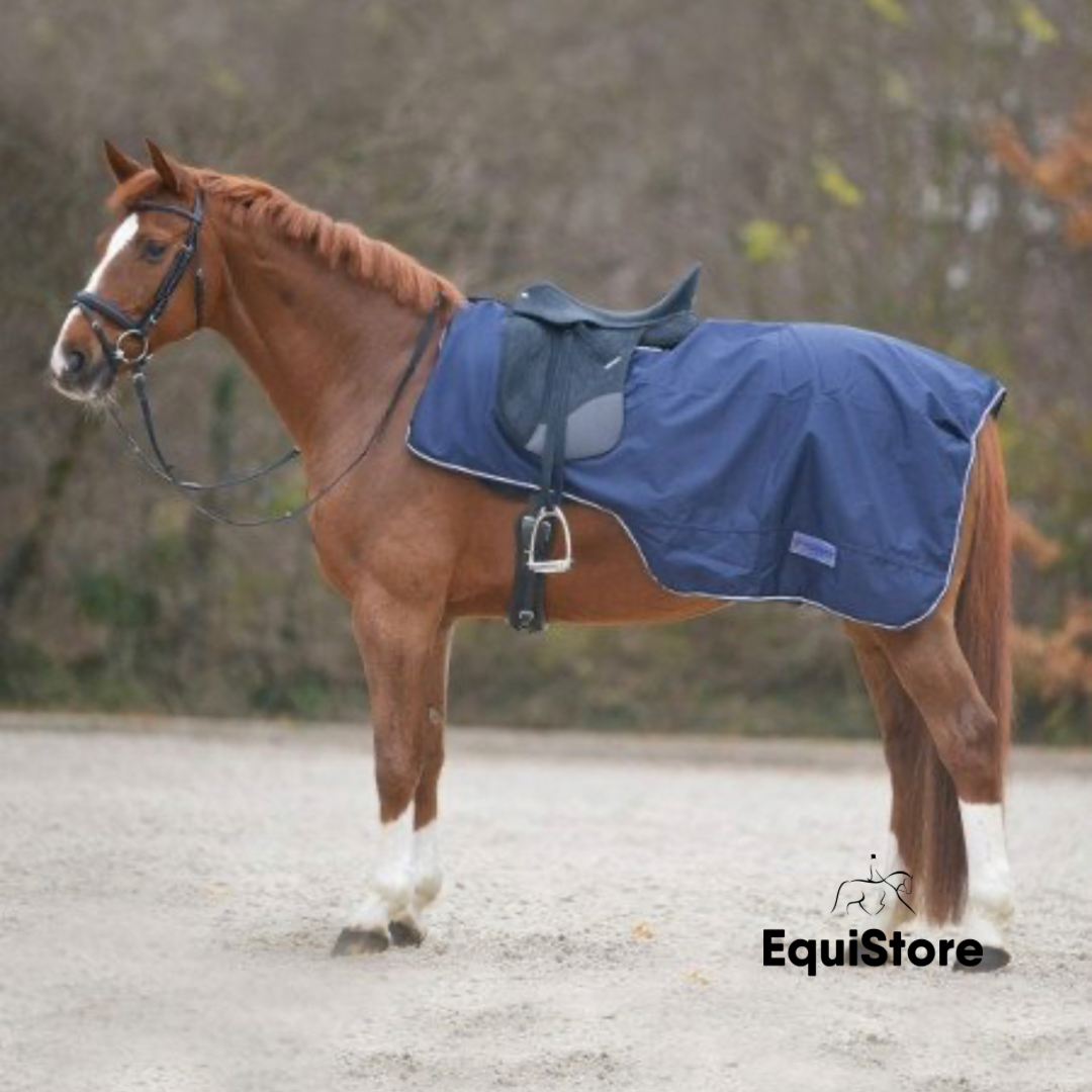 Rain Exercise Sheet with Saddle Gap, ideal for exercising your horse in the rain.