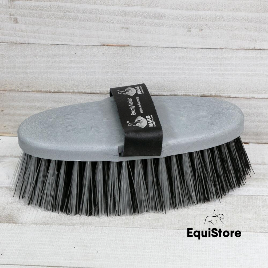 Haas Brenig Madoc Dandy Brush for grooming horses