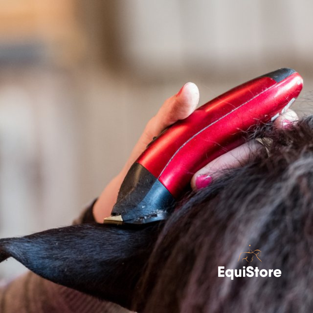 Liveryman Classic Trimmer for tidying up and blending your horses stray hairs or clipping lines.
