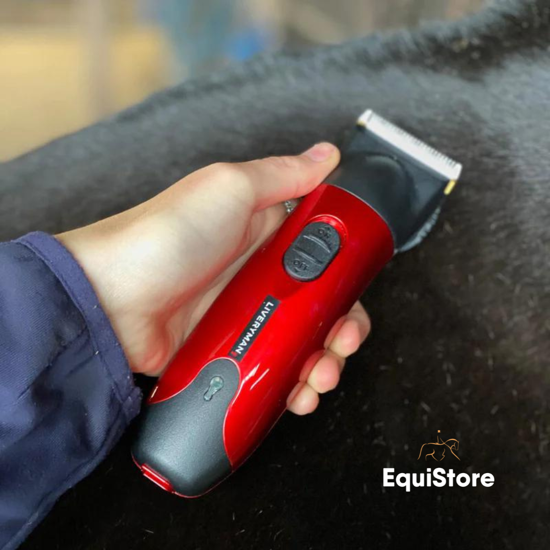Liveryman Classic Trimmer for tidying up and blending your horses stray hairs or clipping lines. 
