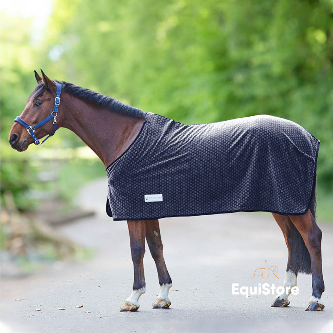 Silver Hearts Fleece Rug A travelling rug or cooler for your horse. 